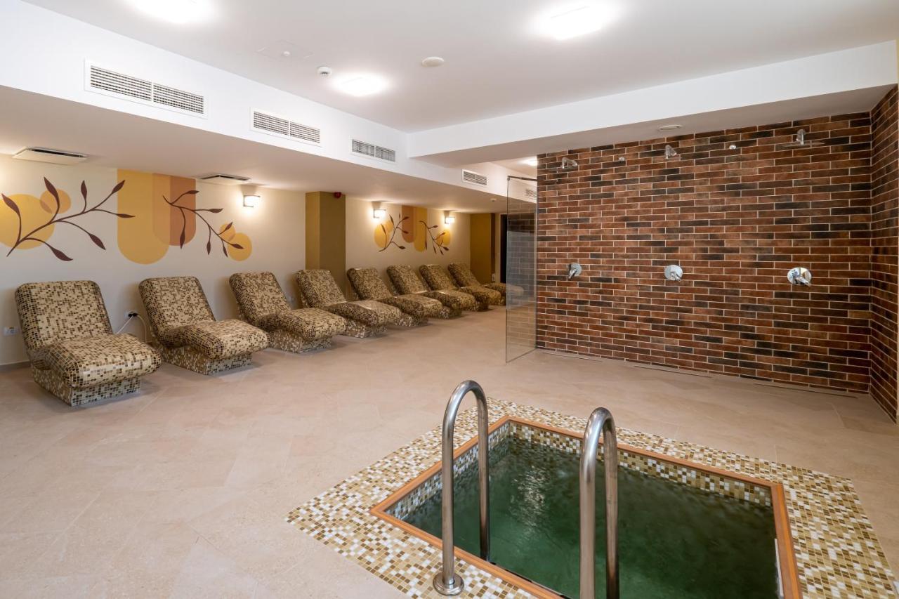 Fiald Hotel & Spa Bacau Exterior photo