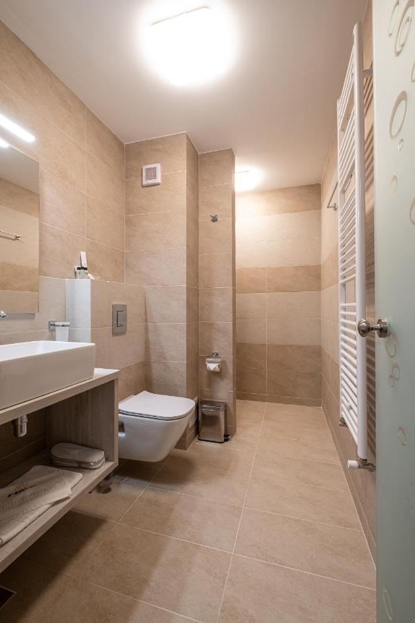 Fiald Hotel & Spa Bacau Exterior photo